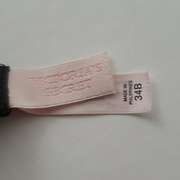 2/$20 Victoria Secret Bralette Small 34B - Picture 3 of 3